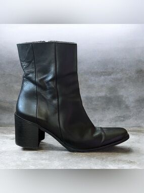 👢AGENDA Classic Black Leather Block Heel Zip Ankle Boots, Sz 41/10